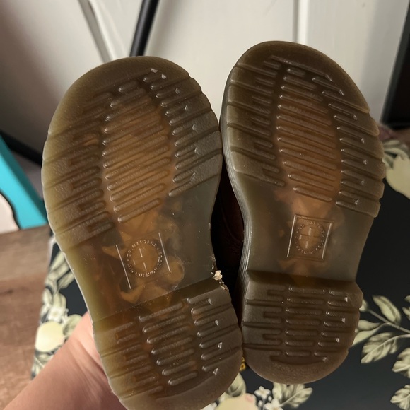 Dr. Martens air cushion sole brown boots - Picture 4 of 4